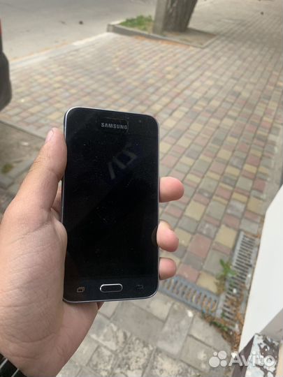 Samsung Galaxy J2 (2016), 8 ГБ