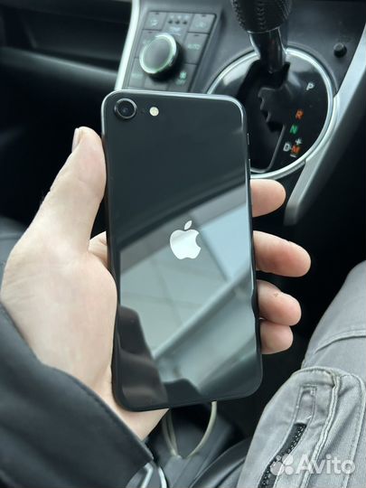 iPhone SE (2020), 64 ГБ