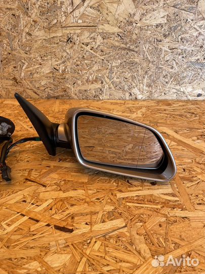Зеркало наружное правое Skoda Octavia A5
