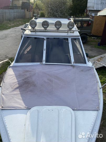 Продам моторную лодку