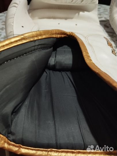 Боксерские перчатки hawk 10oz