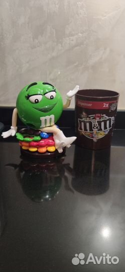 Диспенсер для m&m's