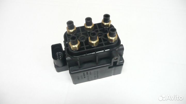 Блок клапанов пневмоподвески Hyundai Genesis BH