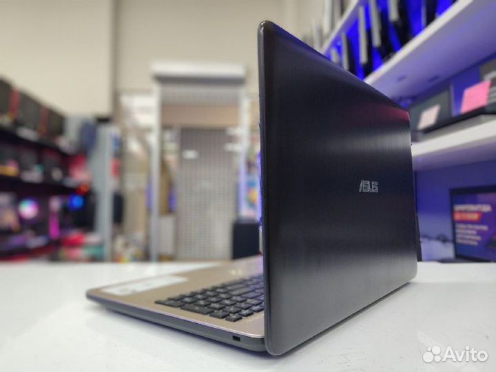 Ноутбук Asus Intel Pentium 4 гб