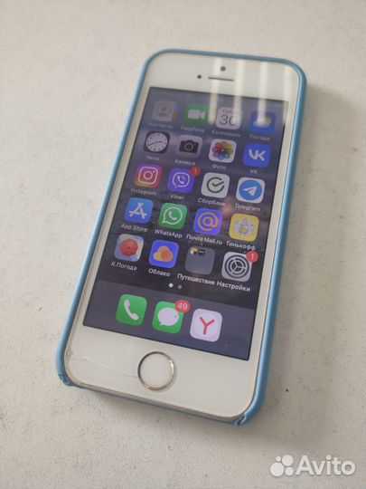 Телефон iPhone SE