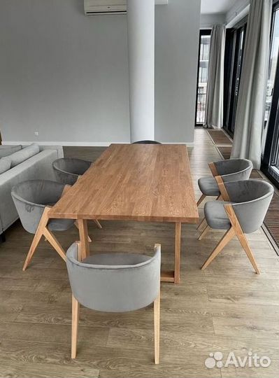 Стол. Мебель для ресторанов