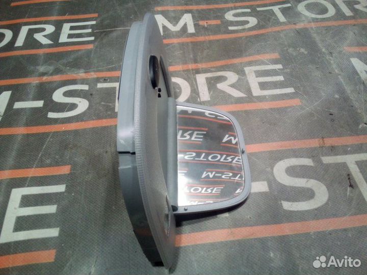 Плафон освещения задний левый Mercedes-Benz