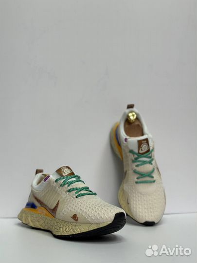 Кроссовки оптом