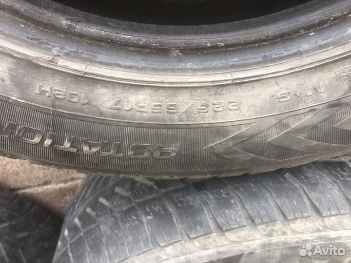 Goodyear UltraGrip 225/65 R17 102H