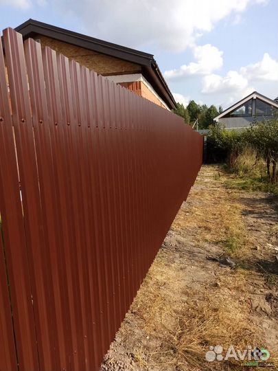 Заборы из профнастила / Монтаж заборов