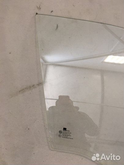 Стекло переднее правое Audi A4 B5(1928)