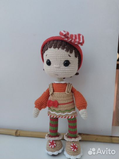 Вязаная кукла ручной работы