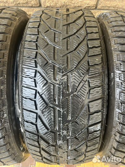 Tigar Winter 245/45 R18