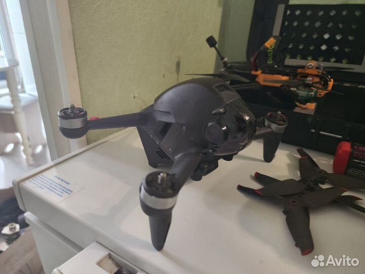 Квадрокоптеры Dji Fpv combo и дрон Diatone Roma 5