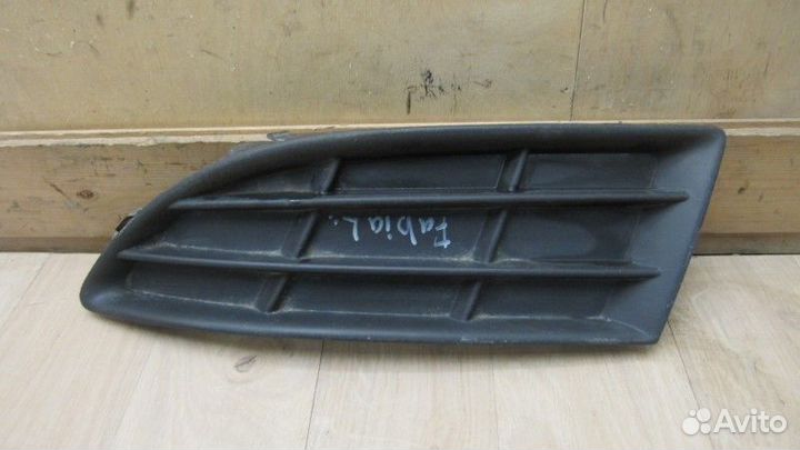 Решётка в бампер левая Skoda Fabia 2007-2015