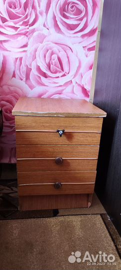 Тумба прикроватная