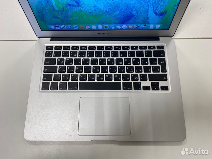 Apple MacBook Air (13-inch, Early 2014)