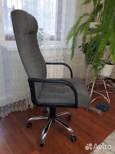 Компьютерное кресло