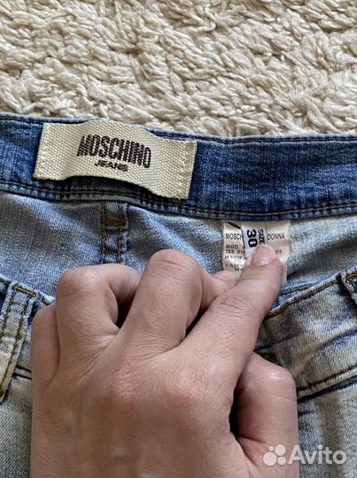 Джинсы moschino