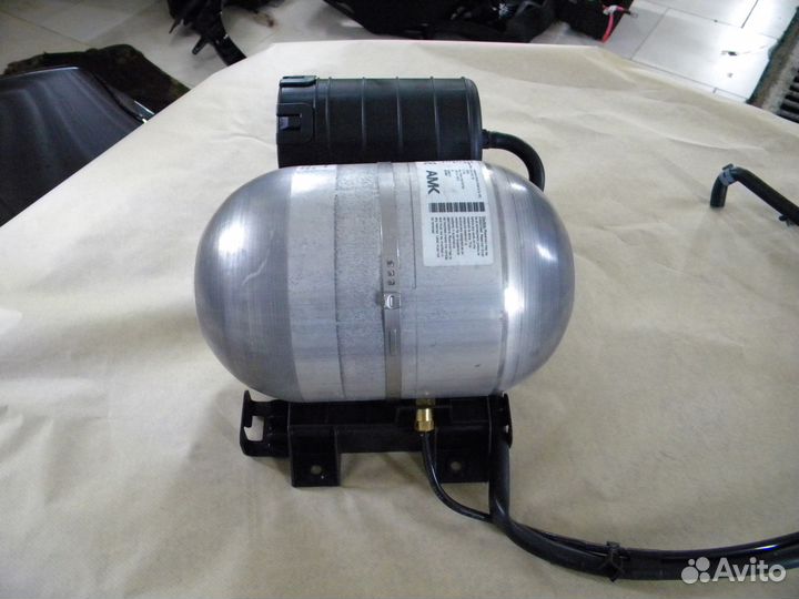 Ресивер пневмоподвески Jaguar XJ Long 351