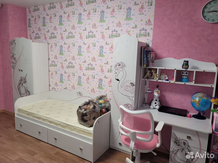 Комплект мебели для девочки