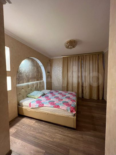 3-к. квартира, 83 м², 1/14 эт.