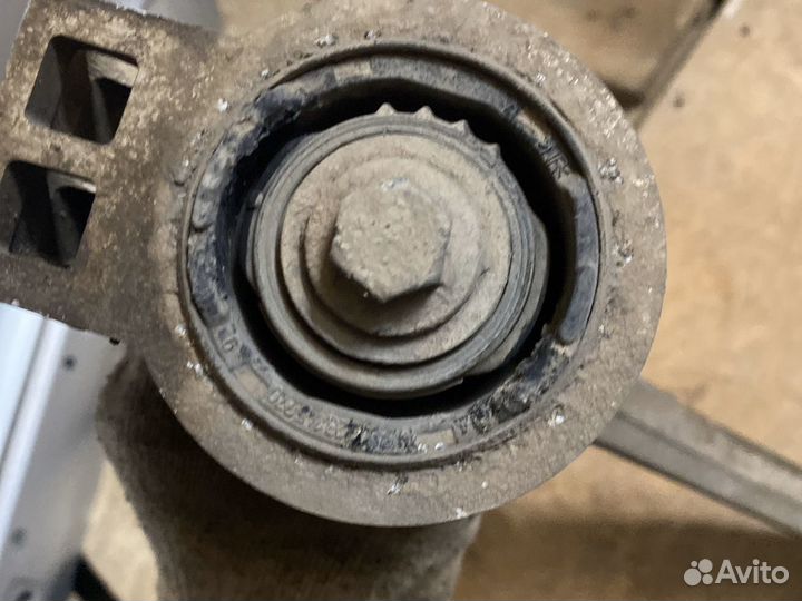 Рычаг передний нижний Опель Астра J GTC