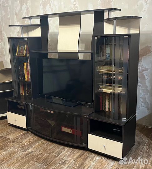 Стенка под телевизор