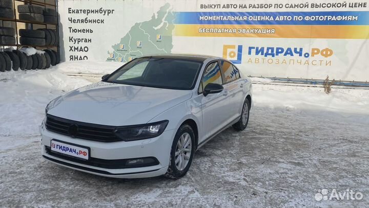 Датчик парковки Volkswagen Passat (B8) 5Q0919275B