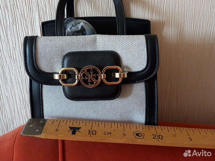 Сумка guess новая