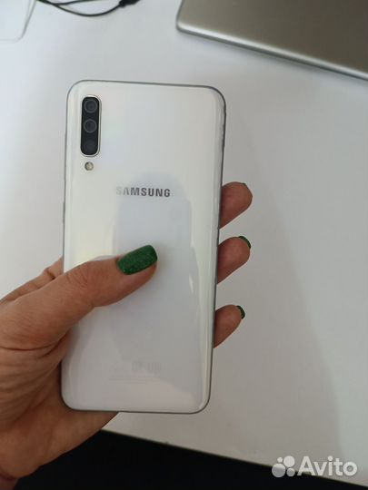 Samsung Galaxy A50, 4/128 ГБ