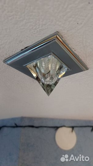 Светильники потолочные точечные по 7-10 шт