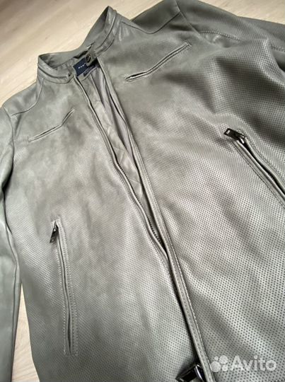 Мужская куртка Zara в хорошем состоянии размер 48