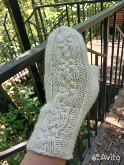 Варежки вязаные ручной работы