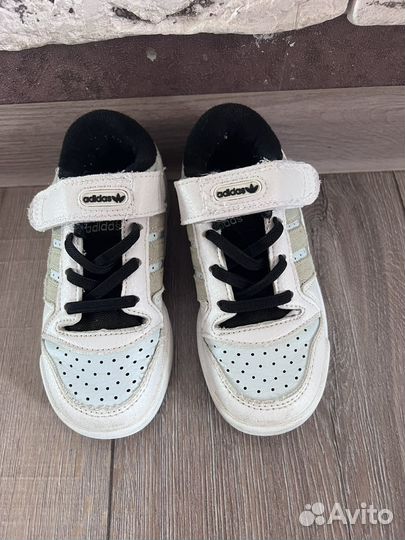 Кроссовки adidas детские