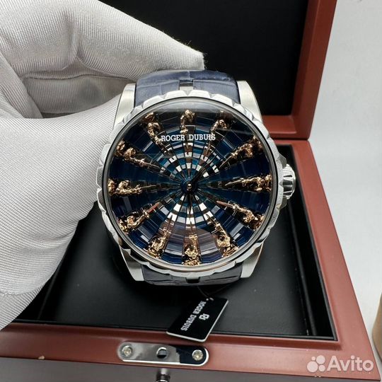 Часы roger dubuis