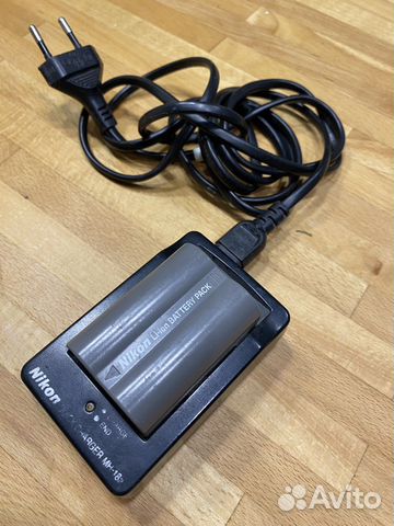 Зарядное устройство и аккумулятор EN-EL3e