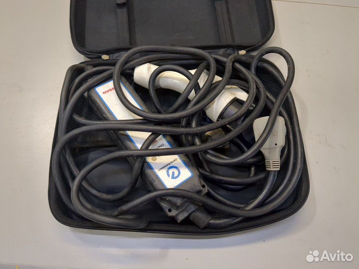 Устройство зарядное автомобильное (кабель) Nissan