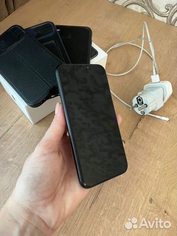 Телефон iPhone XR 64