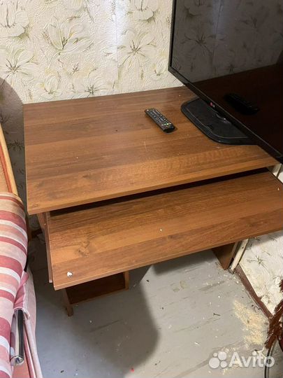 Компьютерный стол