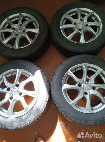 Колеса в сборе r15 летние 4 100