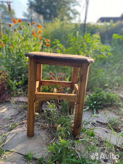 Табурет деревянный