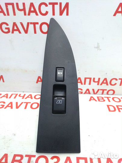 Кнопка стеклоподъемника передняя правая infiniti F