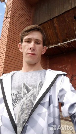 Автомойщик шиномонтажник