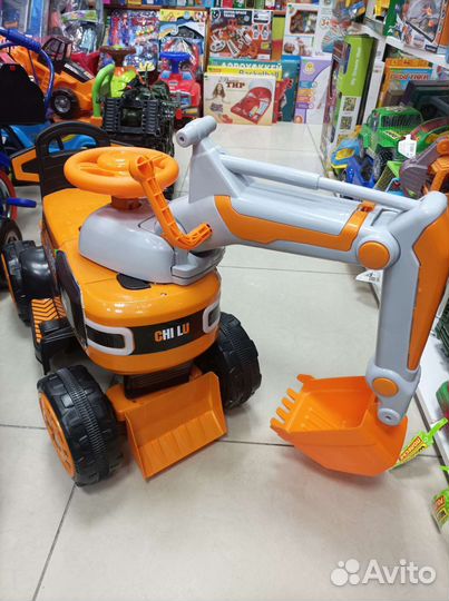 Экскаватор на аккумуляторе