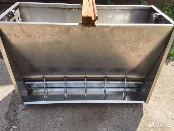 Бункерная кормушка из нержавейки для свиней