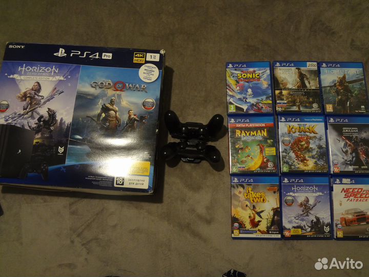 Продам Sony PlayStation 4 (PS4) Pro (1TB)