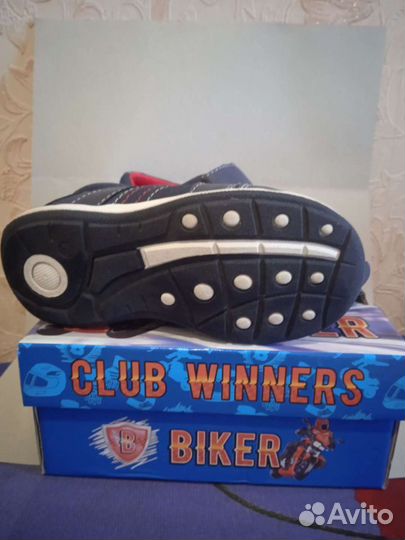 Кроссовки детские