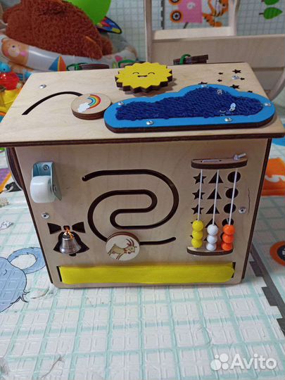 Бизиборд домик