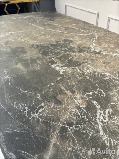 Дизайнерский обеденный стол Римини